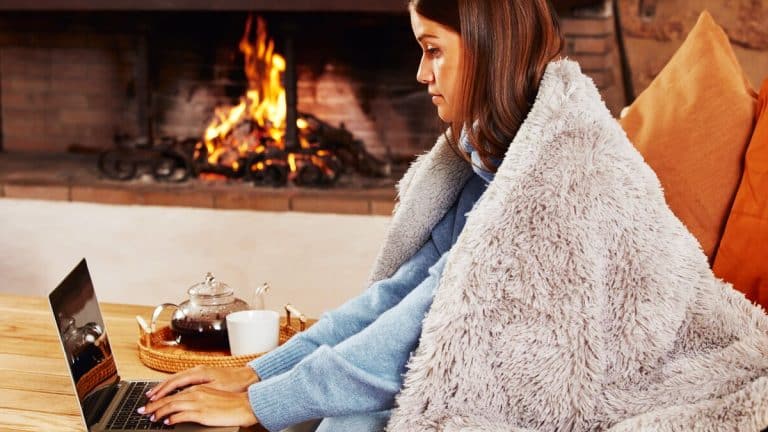 7 astuces méconnues pour réchauffer votre intérieur cet hiver tout en économisant de l’énergie