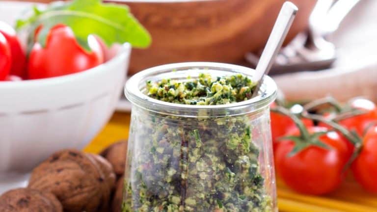 Voici comment préparer un pesto à l’ail des ours qui ravira vos papilles et celles de vos invités