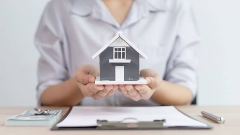 Découvrez ce que les taux de crédit immobilier en octobre vous réservent : surprises sucrées ou amères ?